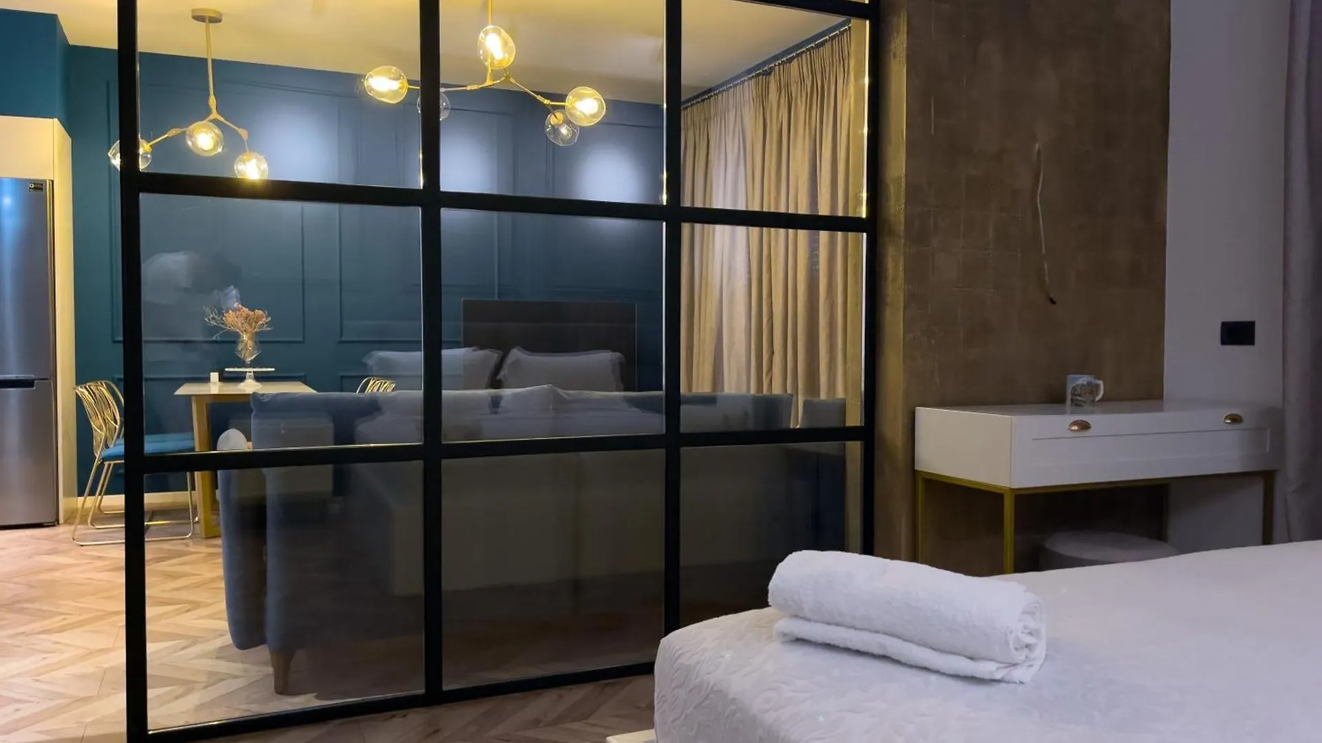 Leonine Das Loft - Spotless, Stylish Luxury Apartment Tirana Albania