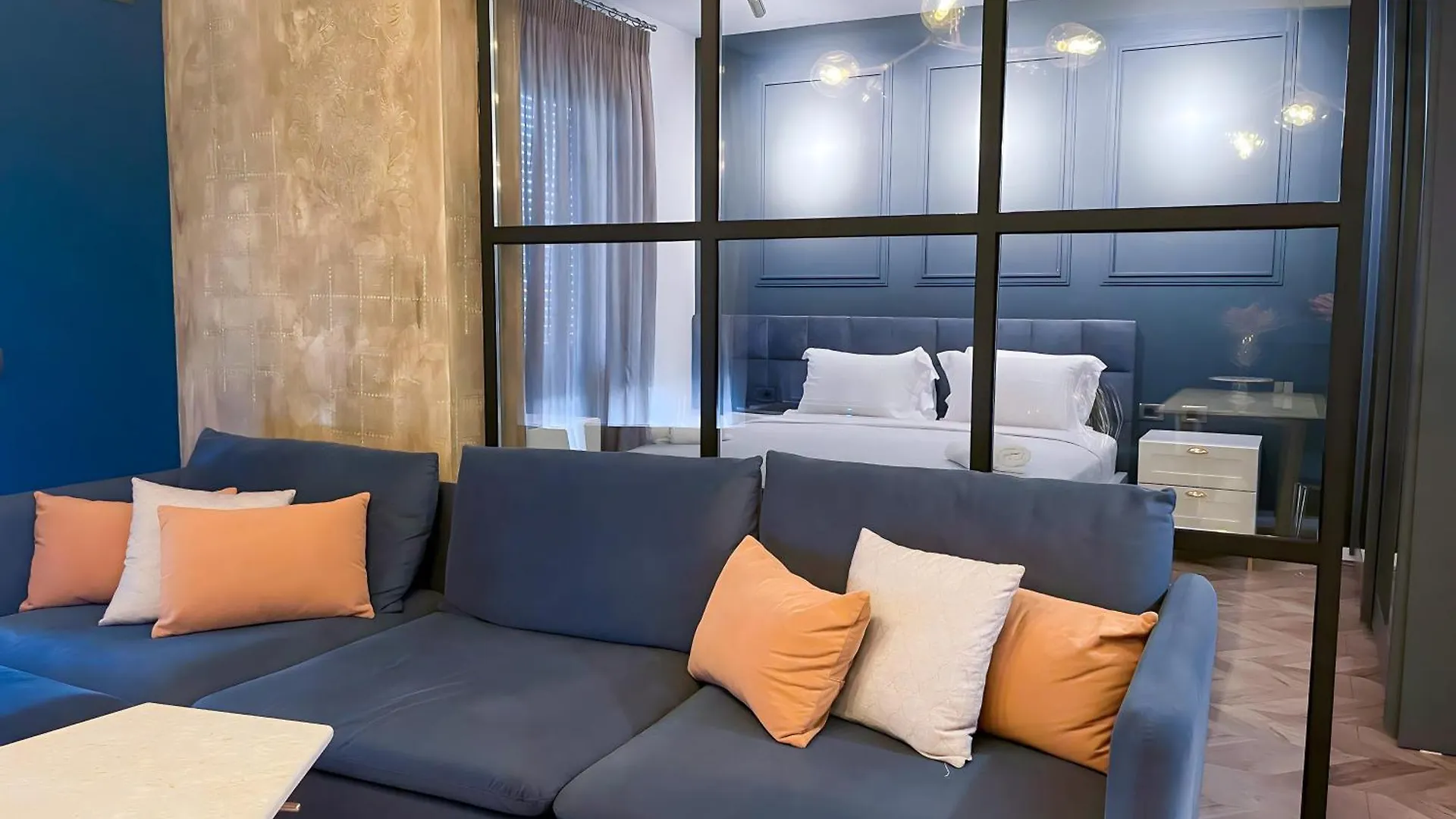 Leonine Das Loft - Spotless, Stylish Luxury Apartment contacts